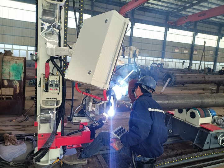 Submerged arc automatic flat/fillet welder